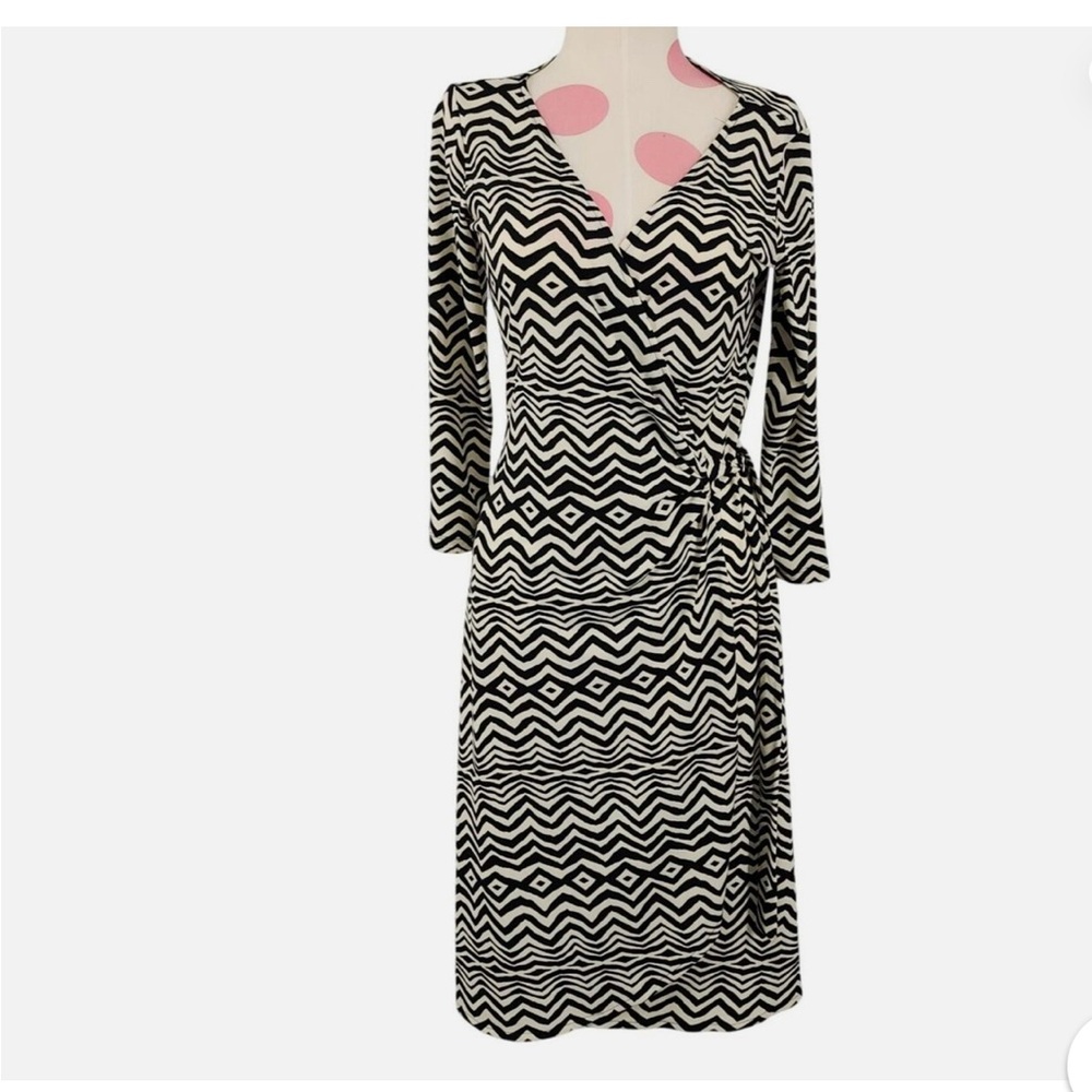 Black and White Zigzag Pattern Dress